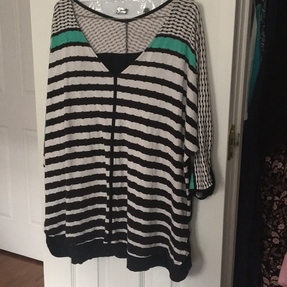 Lane Bryant Tops - Abstract Stripe Patterned Lane Bryant Tunic Lane Bryant Tops - Abstract Stripe Patterned Lane Bryant Tunic